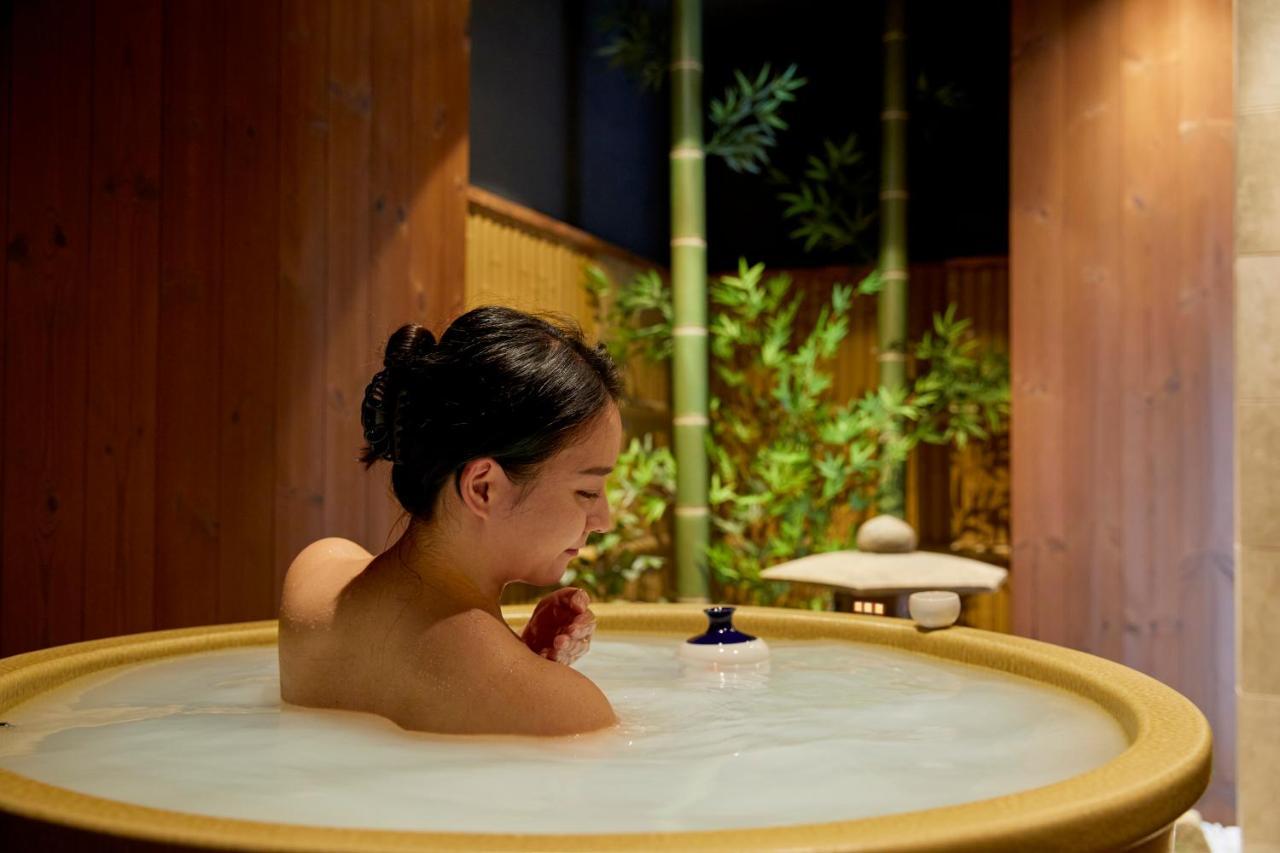 Villa 古今 天下茶屋 With A Private Parking Lot And A Half Open-Air Bath And Direct To Kix à Ōsaka Extérieur photo