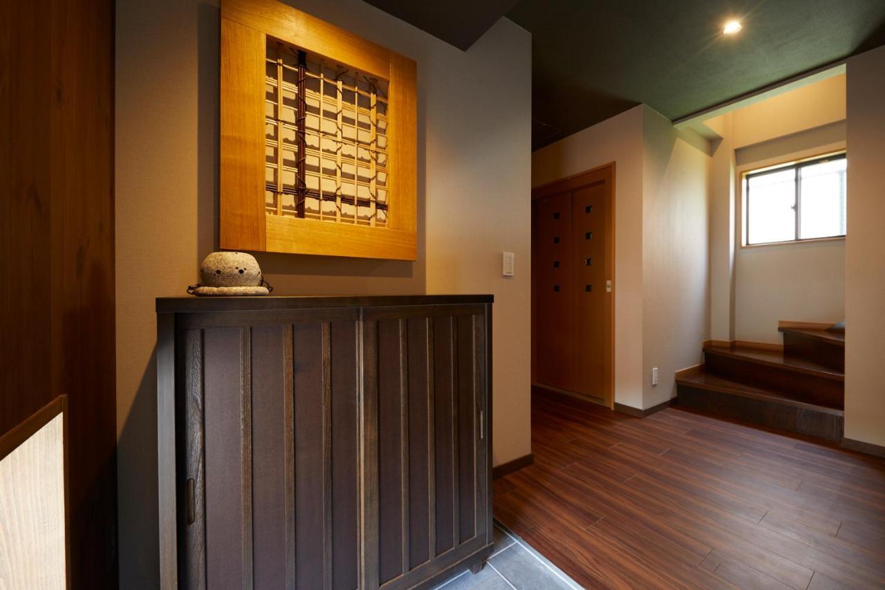 Villa 古今 天下茶屋 With A Private Parking Lot And A Half Open-Air Bath And Direct To Kix à Ōsaka Extérieur photo