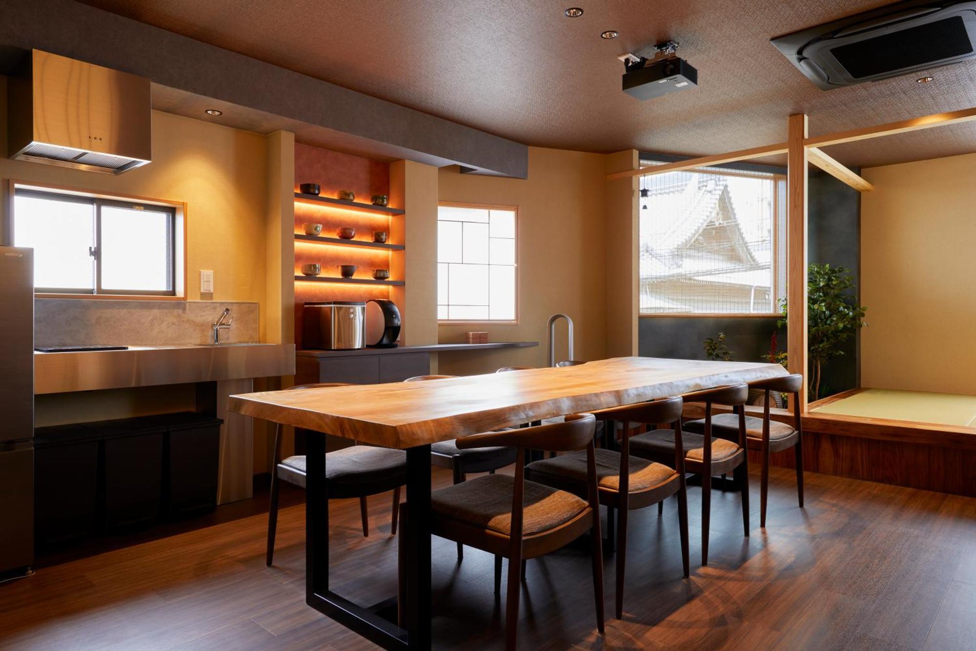 Villa 古今 天下茶屋 With A Private Parking Lot And A Half Open-Air Bath And Direct To Kix à Ōsaka Extérieur photo